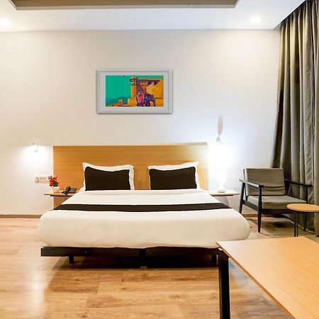 Super Townhouse Gomti Nagar Matiyari Hotel Chinhat Exterior photo