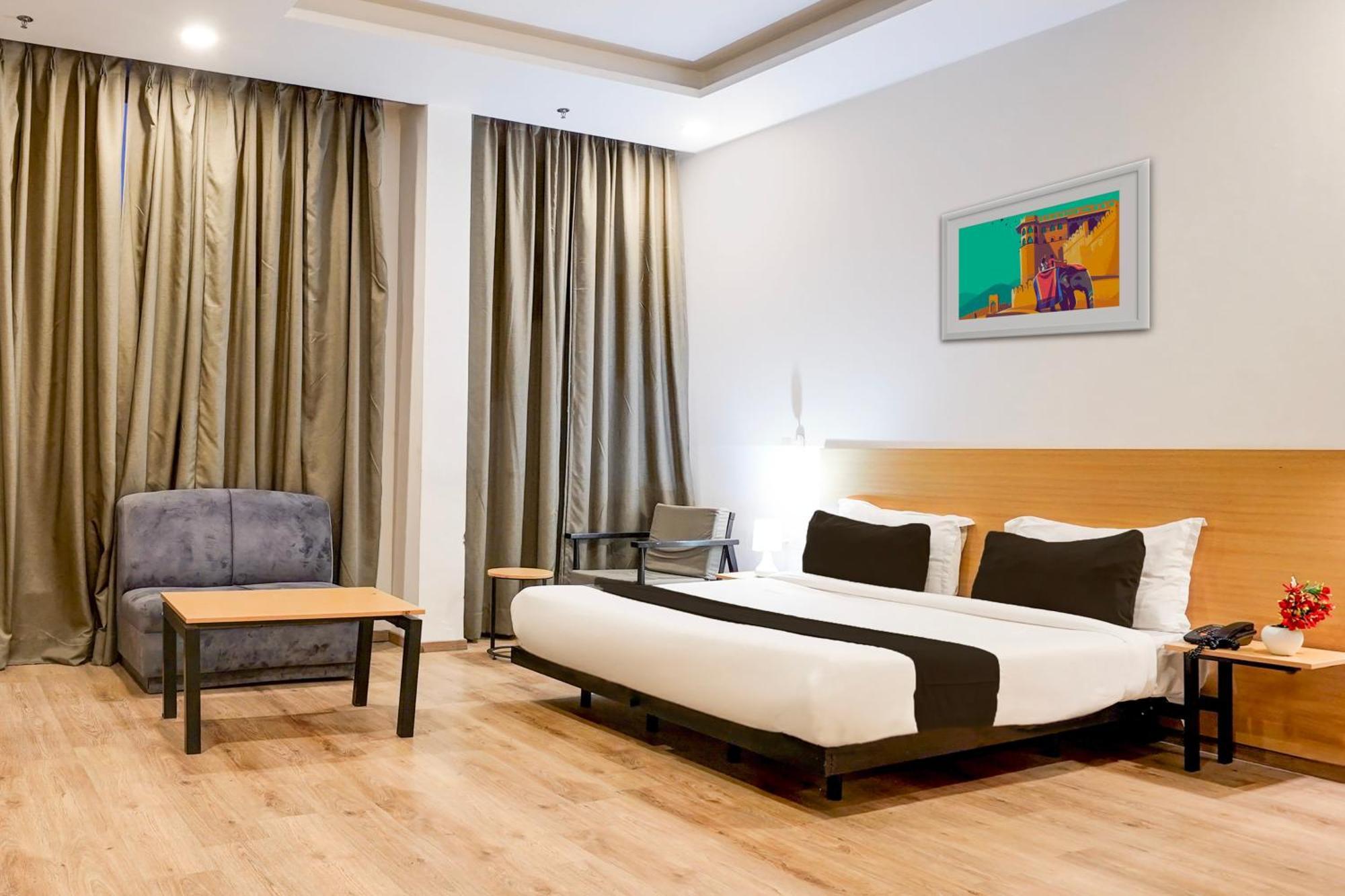 Super Townhouse Gomti Nagar Matiyari Hotel Chinhat Exterior photo